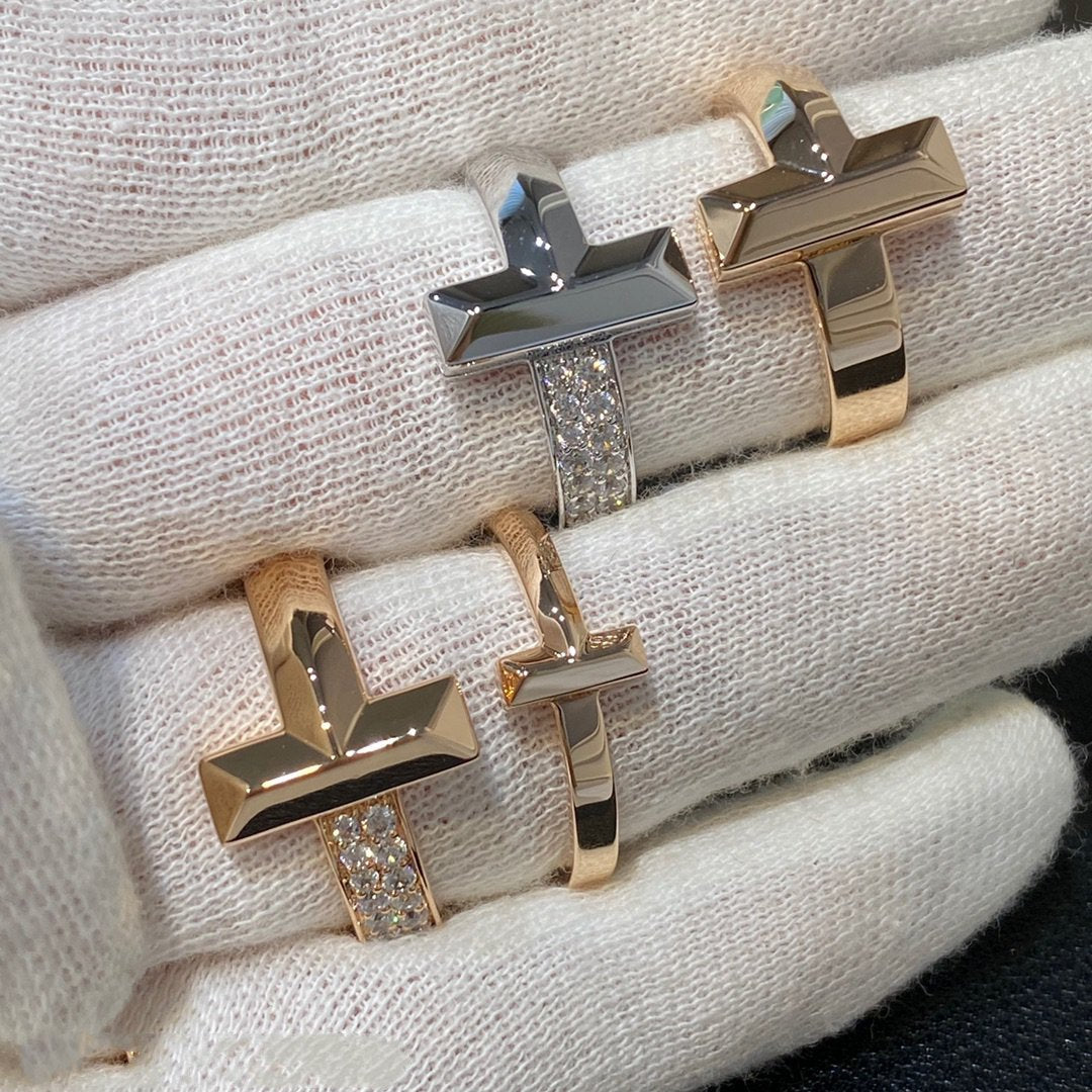 T Wire Medium Diamond Ring – LUX VERSE Luxury Designer Fashion Outlet