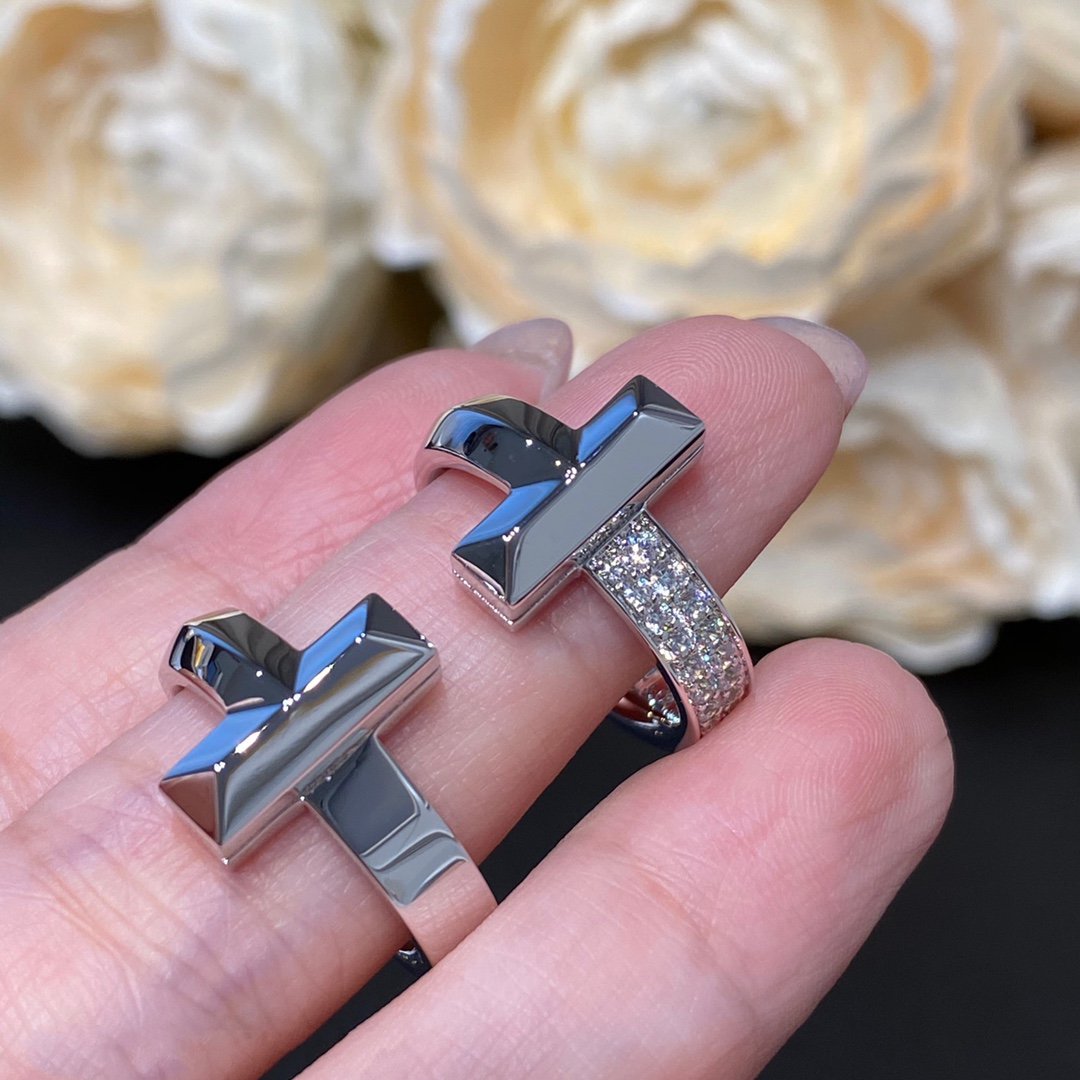 T Wire Medium Diamond Ring – LUX VERSE Luxury Designer Fashion Outlet