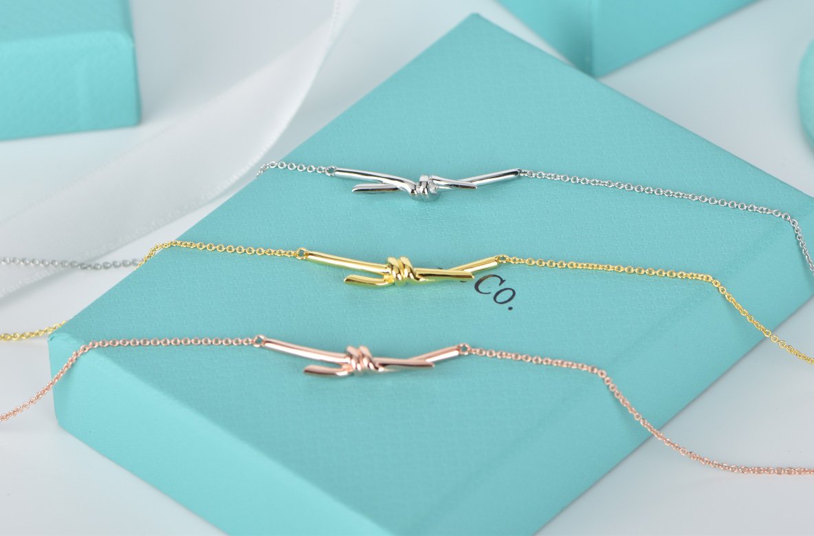 Knot Necklace – LUX VERSE Luxury Designer Fashion Outlet