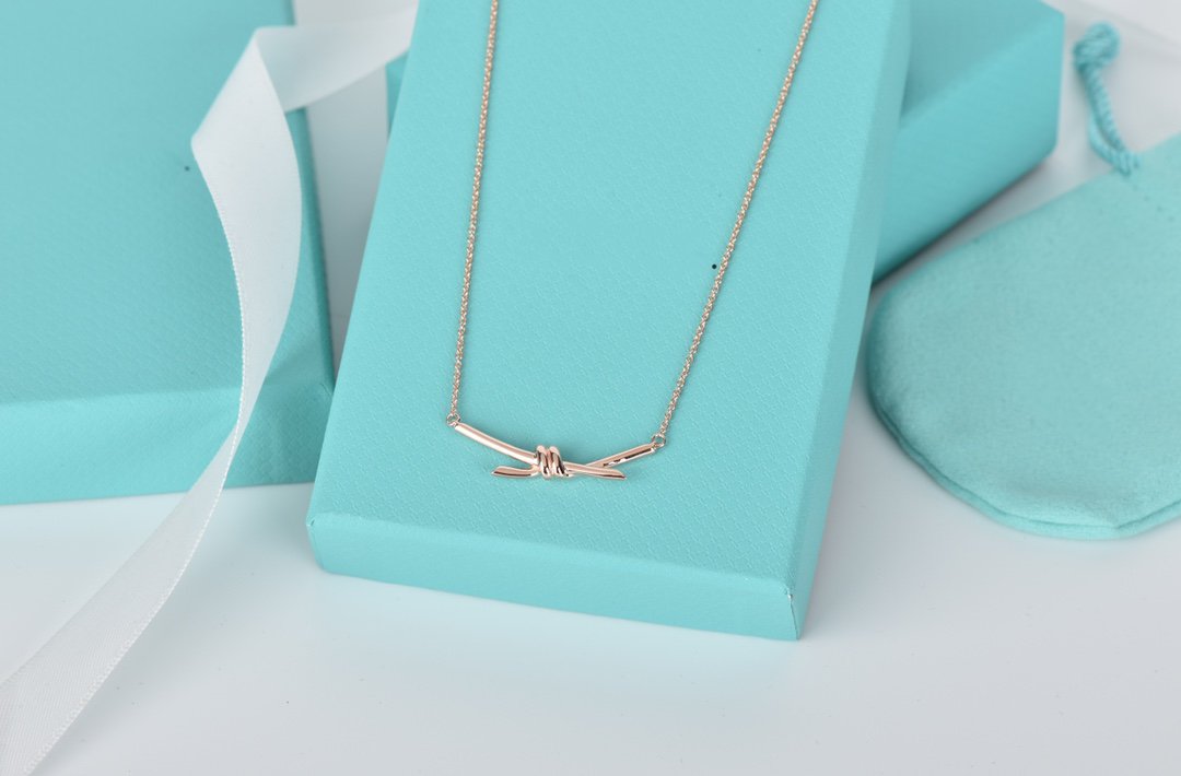 Knot Necklace – LUX VERSE Luxury Designer Fashion Outlet