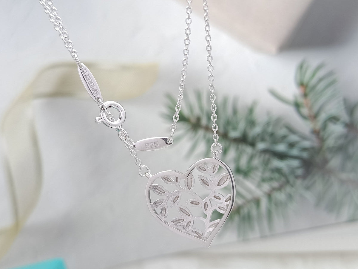 Heart Leaf Pedant Necklace – LUX VERSE Luxury Designer Fashion Outlet