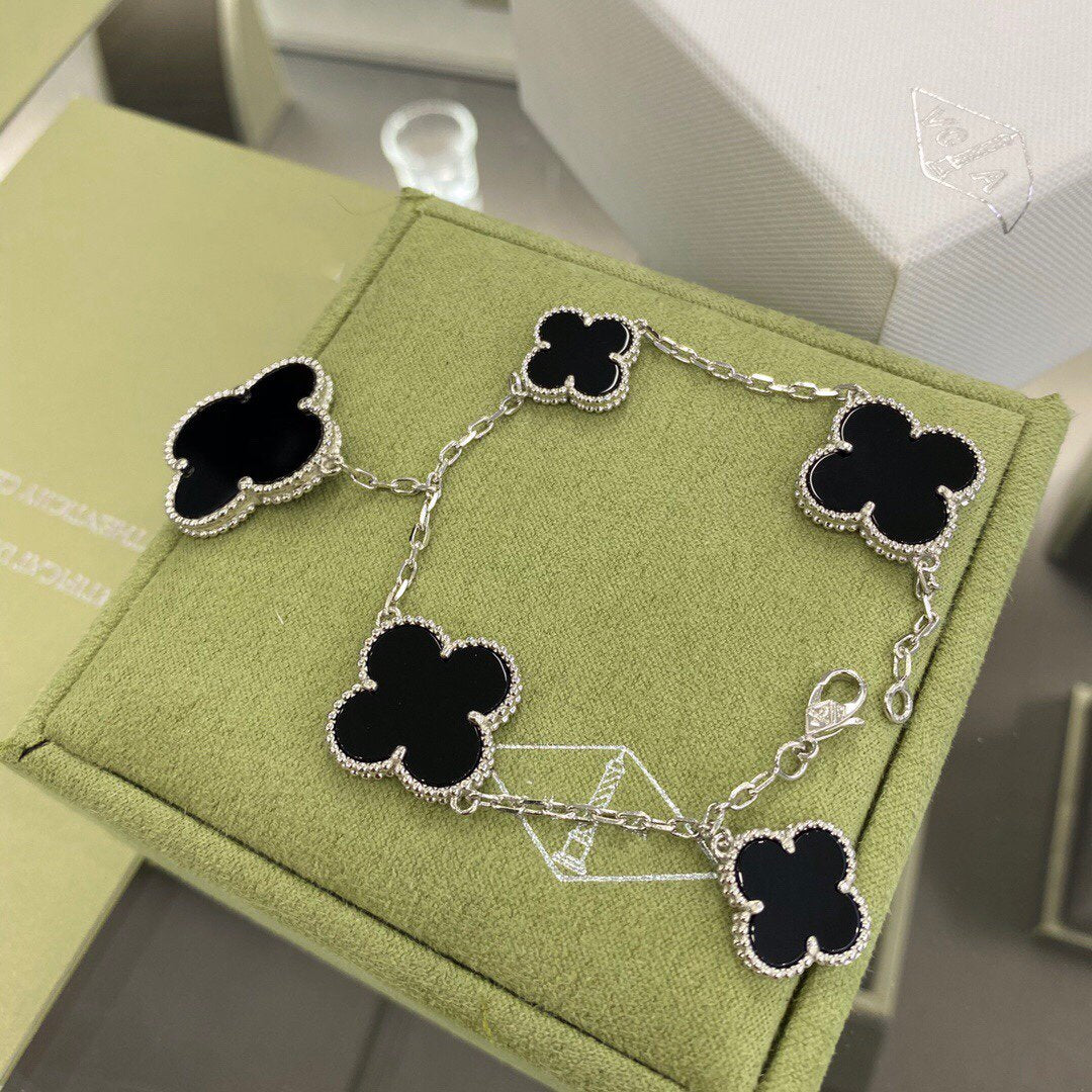 Magic Clover 5 Motifs  Onyx Bracelet Sivler – LUX VERSE Luxury Designer Fashion Outlet