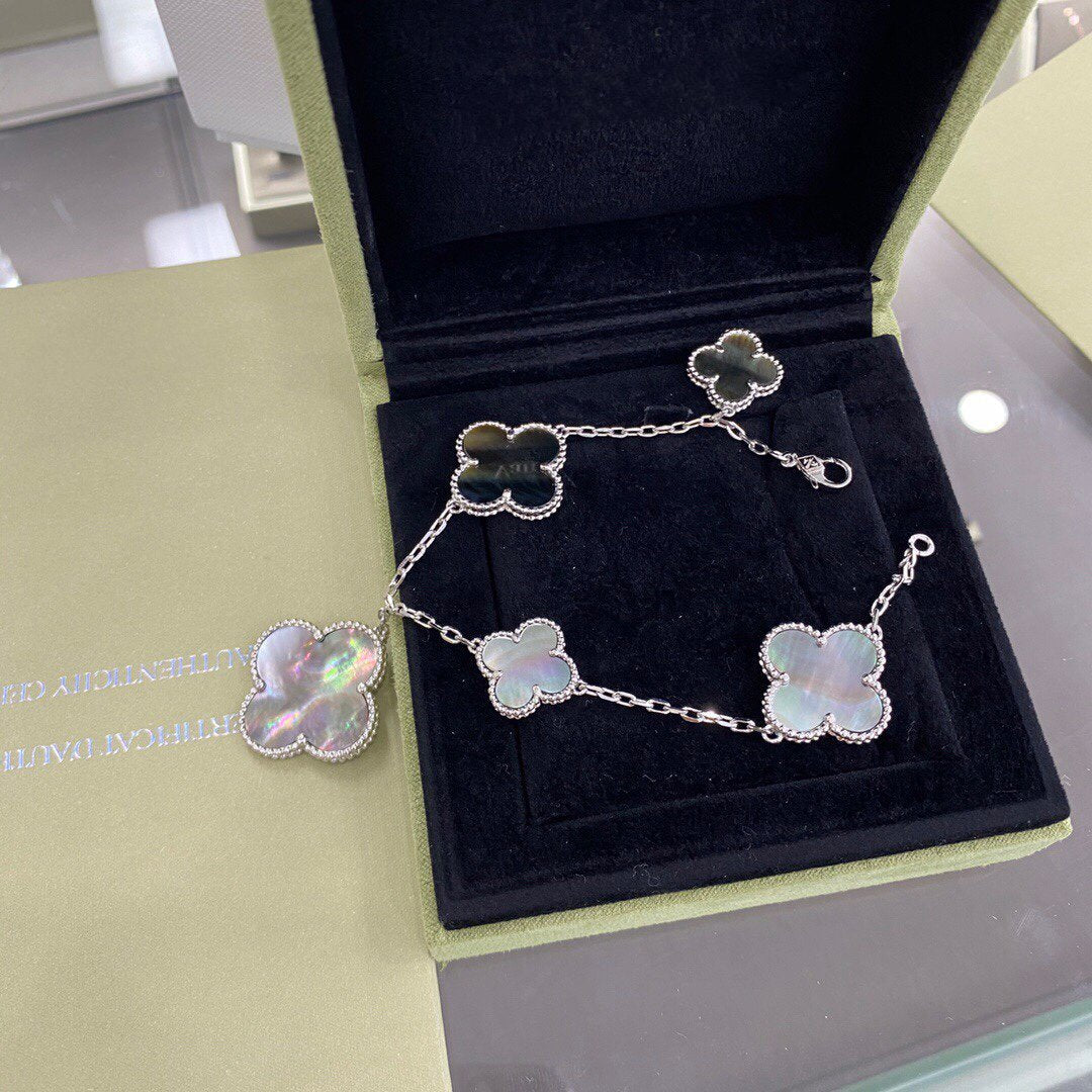 Magic Clover 5 Motifs Dark Mop Bracelet Sivler – LUX VERSE Luxury Designer Fashion Outlet
