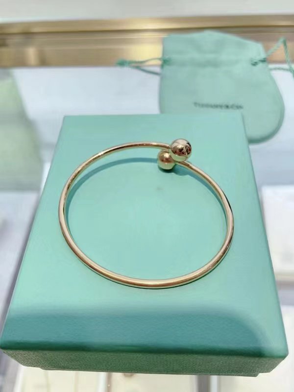 City Hardwear Ball Bypass Bracelet – LUX VERSE Luxury Designer Fashion Outlet