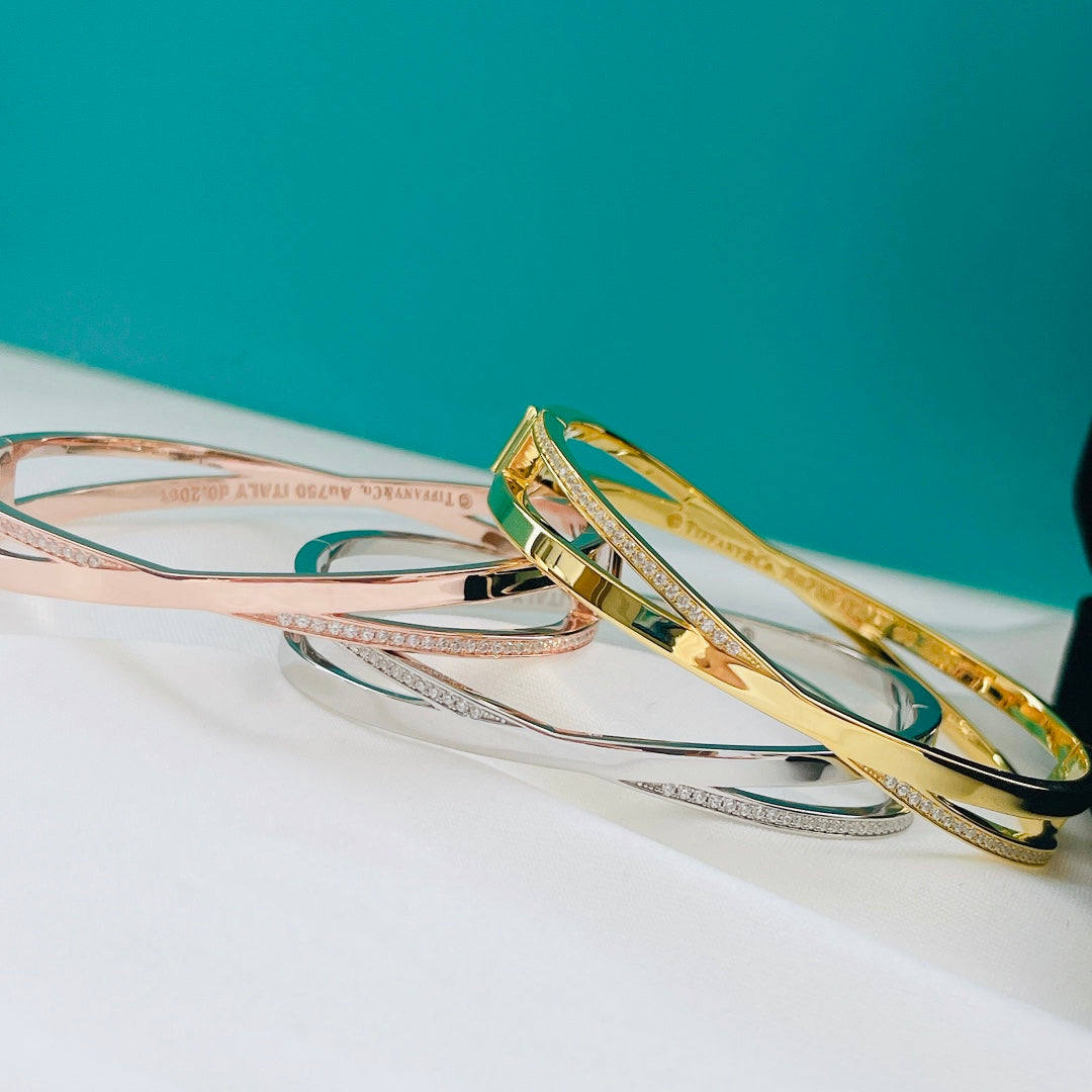 Narrow Hinged Banglein with Diamonds Small – LUX VERSE Luxury Designer Fashion Outlet
