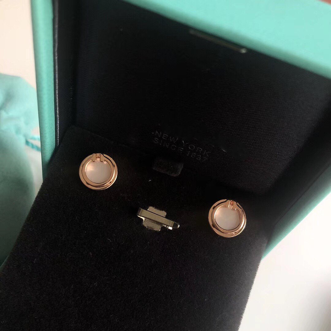 Pearl Circle Earrings Mother – LUX VERSE Luxury Designer Fashion Outlet