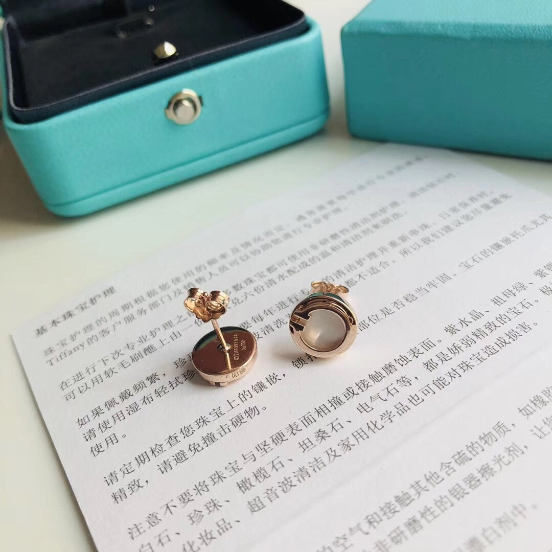 Pearl Circle Earrings Mother – LUX VERSE Luxury Designer Fashion Outlet