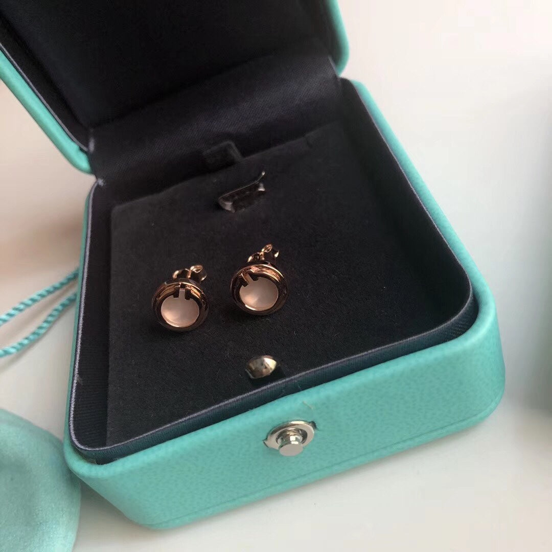 Pearl Circle Earrings Mother – LUX VERSE Luxury Designer Fashion Outlet