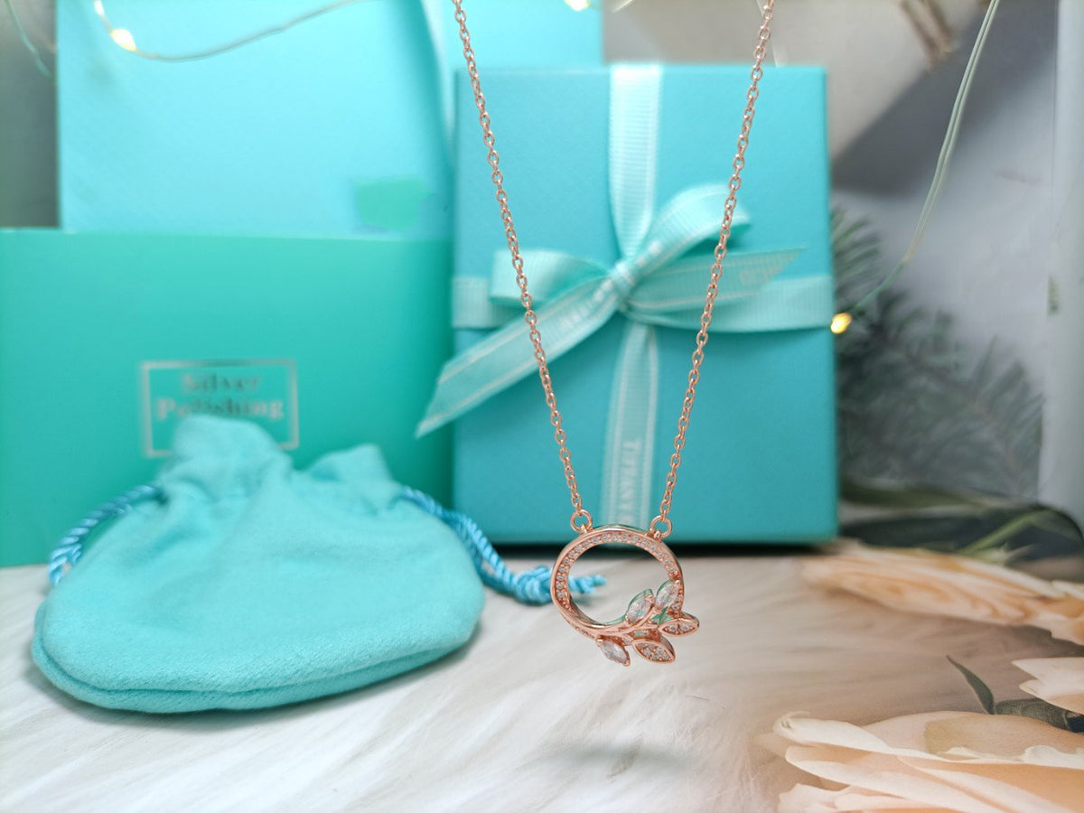 Diamond Vine Circle Pendant Platinum Necklace – LUX VERSE Luxury Designer Fashion Outlet