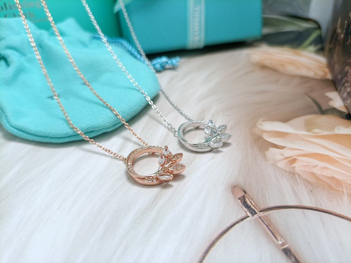 Diamond Vine Circle Pendant Platinum Necklace – LUX VERSE Luxury Designer Fashion Outlet