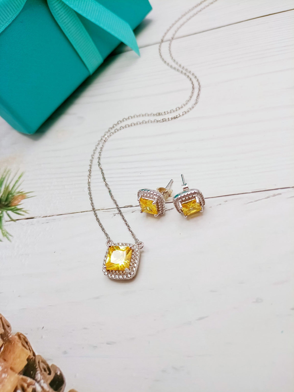 Sparklers Citrine Gemstone Pendant Necklace Sterling Silver – LUX VERSE Luxury Designer Fashion Outlet