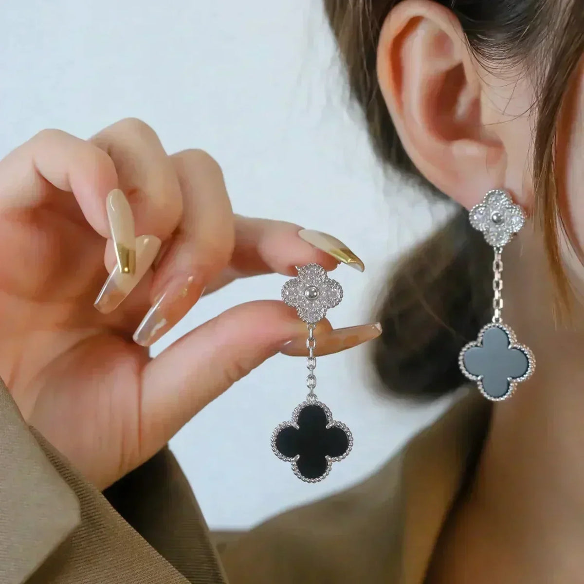 Clover 2 Motifs  Diamond Onyx Earrings Silver – LUX VERSE Luxury Designer Fashion Outlet