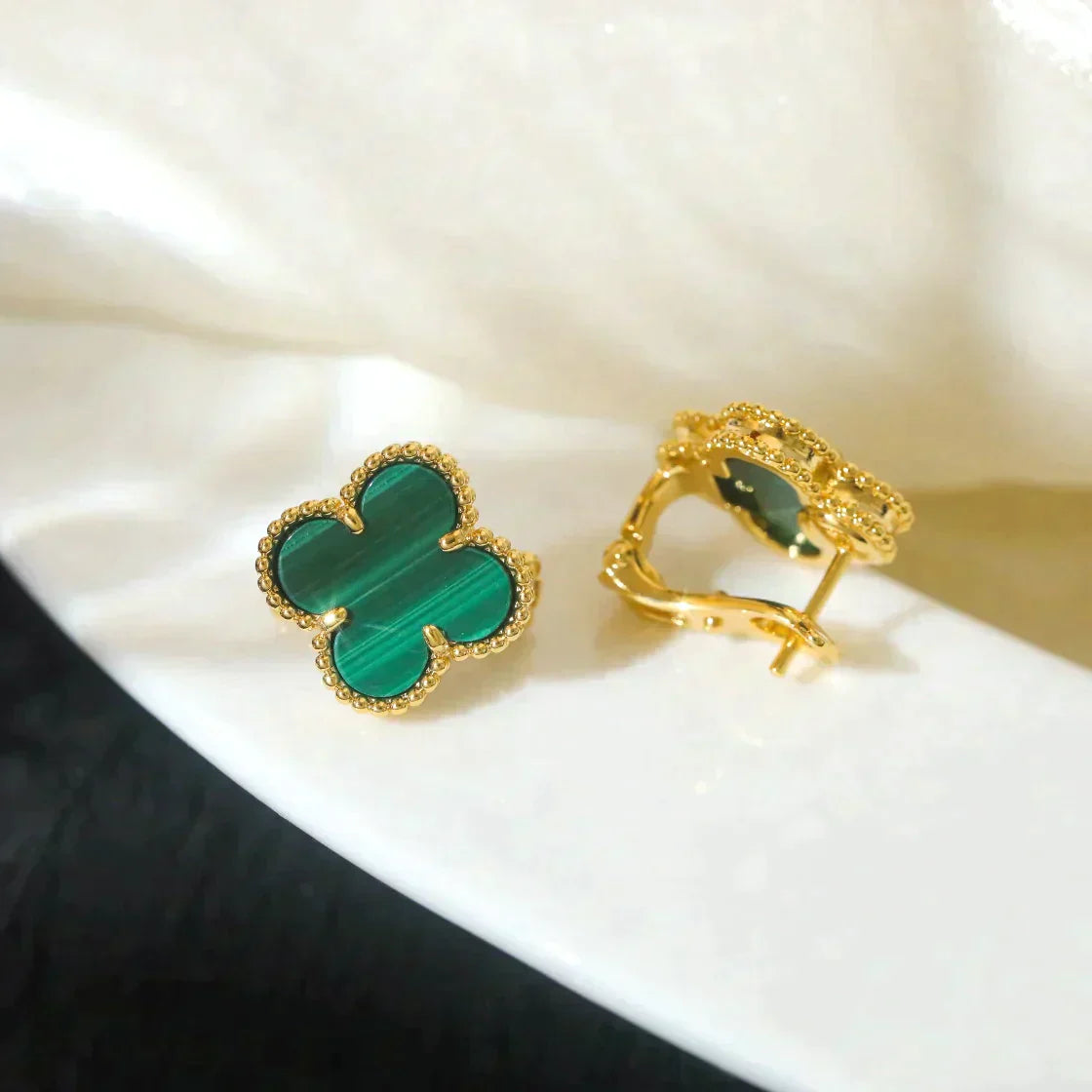 Clover Medium 1 Motifs Malachite  Earrings – LUX VERSE Luxury Designer Fashion Outlet