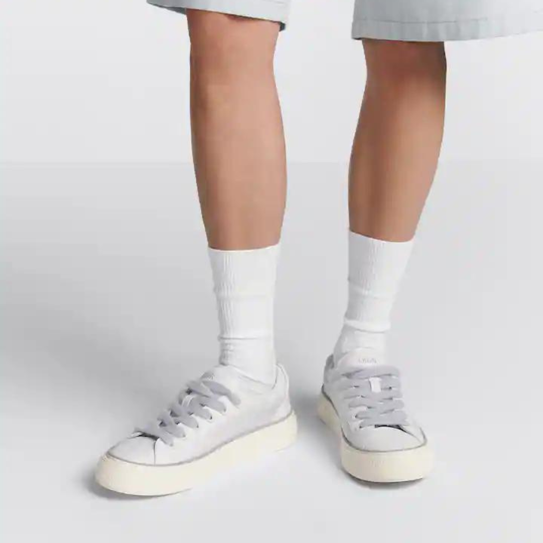 B33 Sneaker Jacquard – the sneaker will lend a contemporary touch to casual looks.The pair is equipped – LUX VERSE Luxury Designer Fashion Outlet