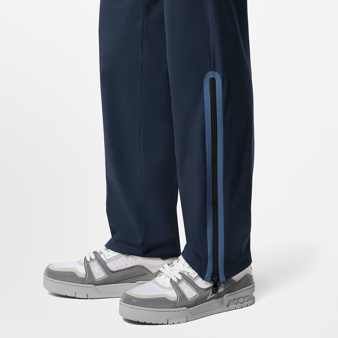 Trainer Sneaker – the upper is made of a mix of reflective and technical materials and features – LUX VERSE Luxury Designer Fashion Outlet