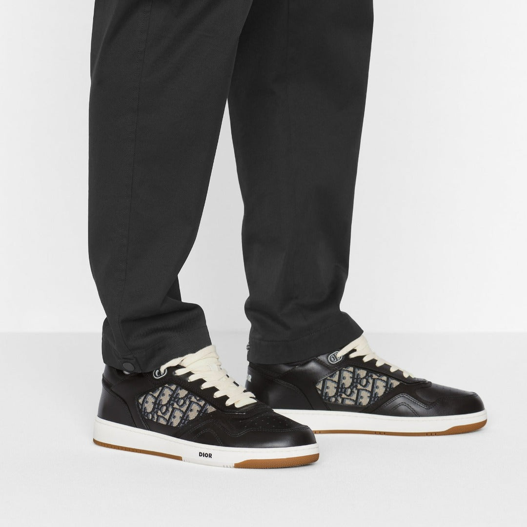 Low-Top Sneaker Black with Beige and Black Jacquard – crafted in black smooth calfskin, the style is adorned with beige and black Oblique – LUX VERSE Luxury Designer Fashion Outlet