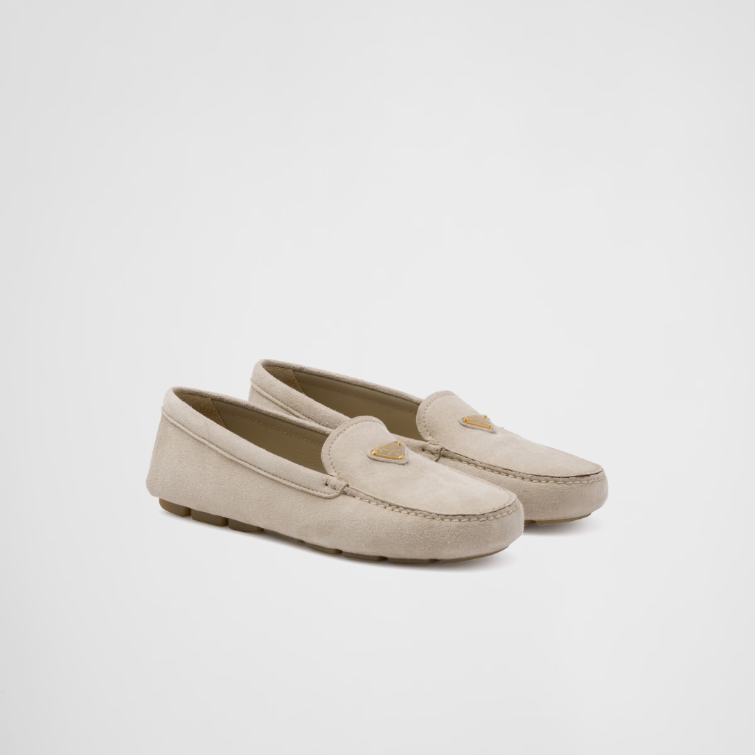 Suede driving loafers – these driving loafers with timeless charm have a sleek silhouette, an expression – LUX VERSE Luxury Designer Fashion Outlet