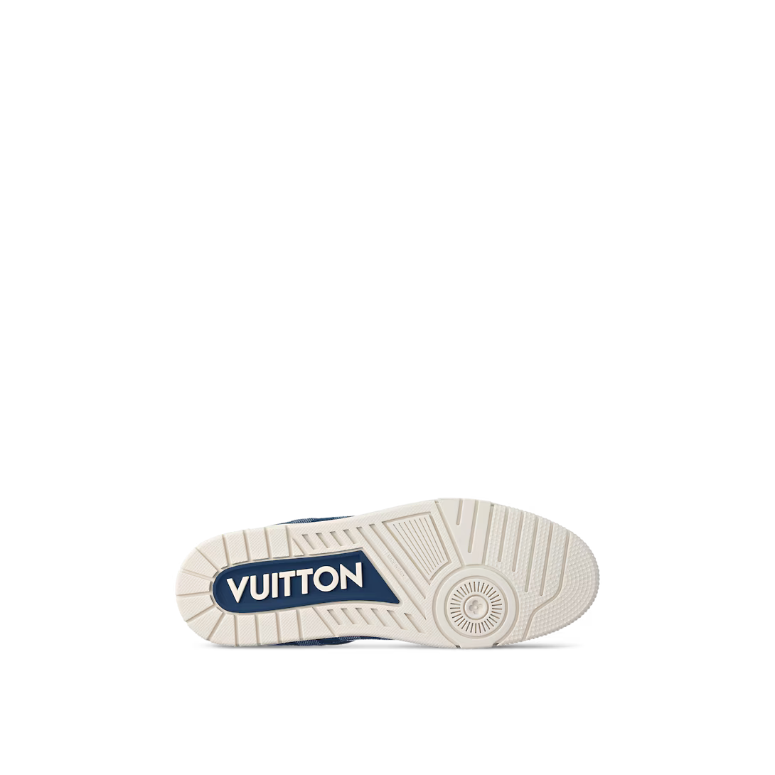 Trainer Smooth Sneaker – rubber signatures and a technical rubber outsole complete this cult design, which – LUX VERSE Luxury Designer Fashion Outlet