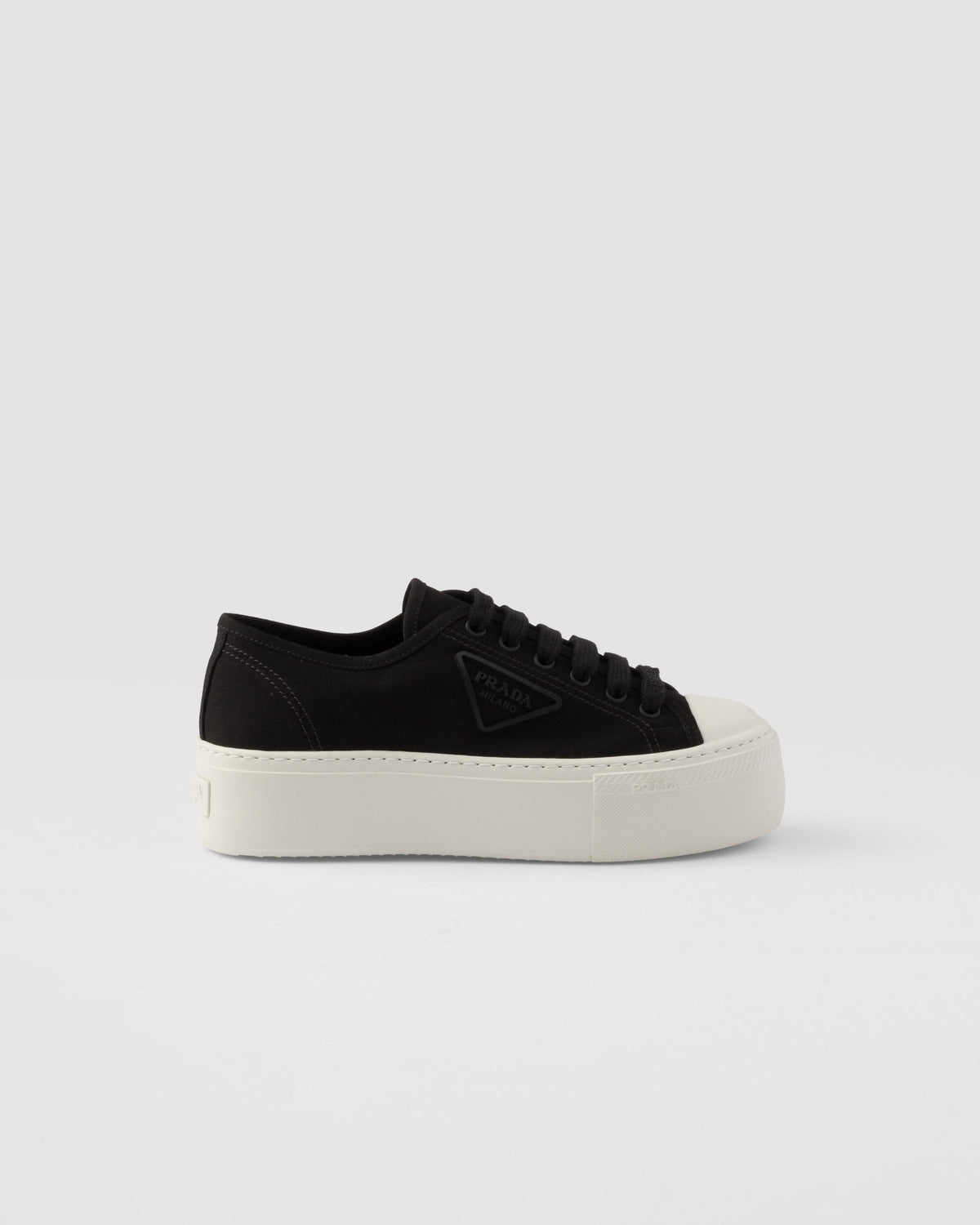 Fabric sneakers – these sneakers with a sporty design featuring clean, classic lines have a flatform – LUX VERSE Luxury Designer Fashion Outlet