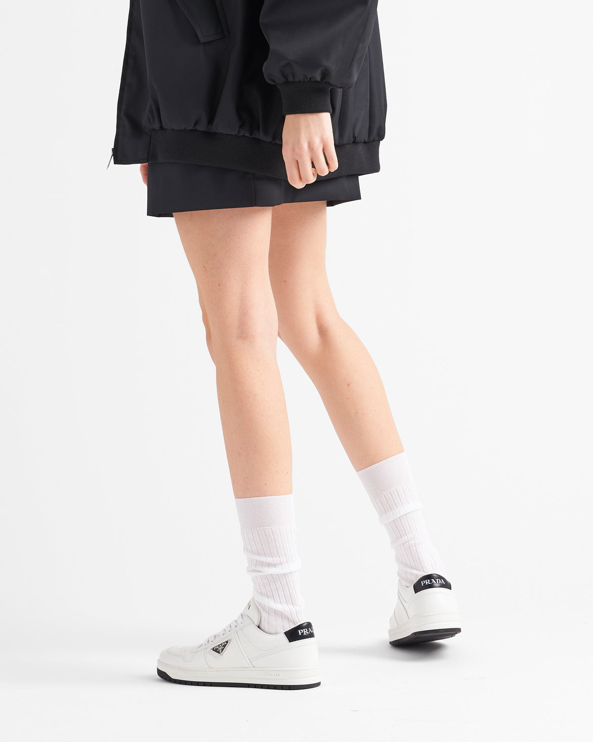 Downtown leather motif sneakers – the new color contrast emphasizes the lines of the shoe, creating a dynamic mix – LUX VERSE Luxury Designer Fashion Outlet