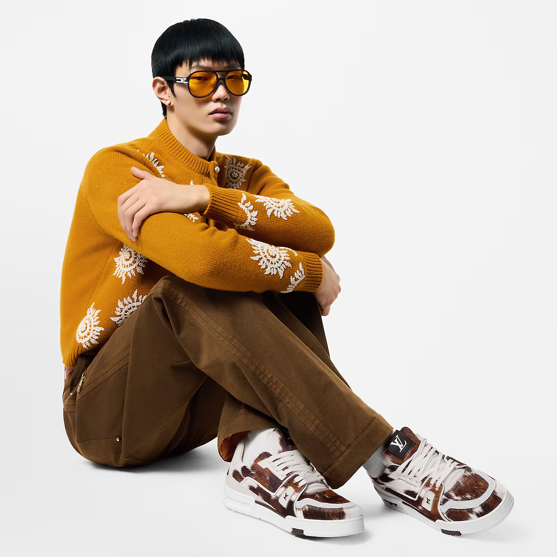 Trainer Sneaker Brown – it comes in pony-style calf leather with a cowhide print and is complemented – LUX VERSE Luxury Designer Fashion Outlet