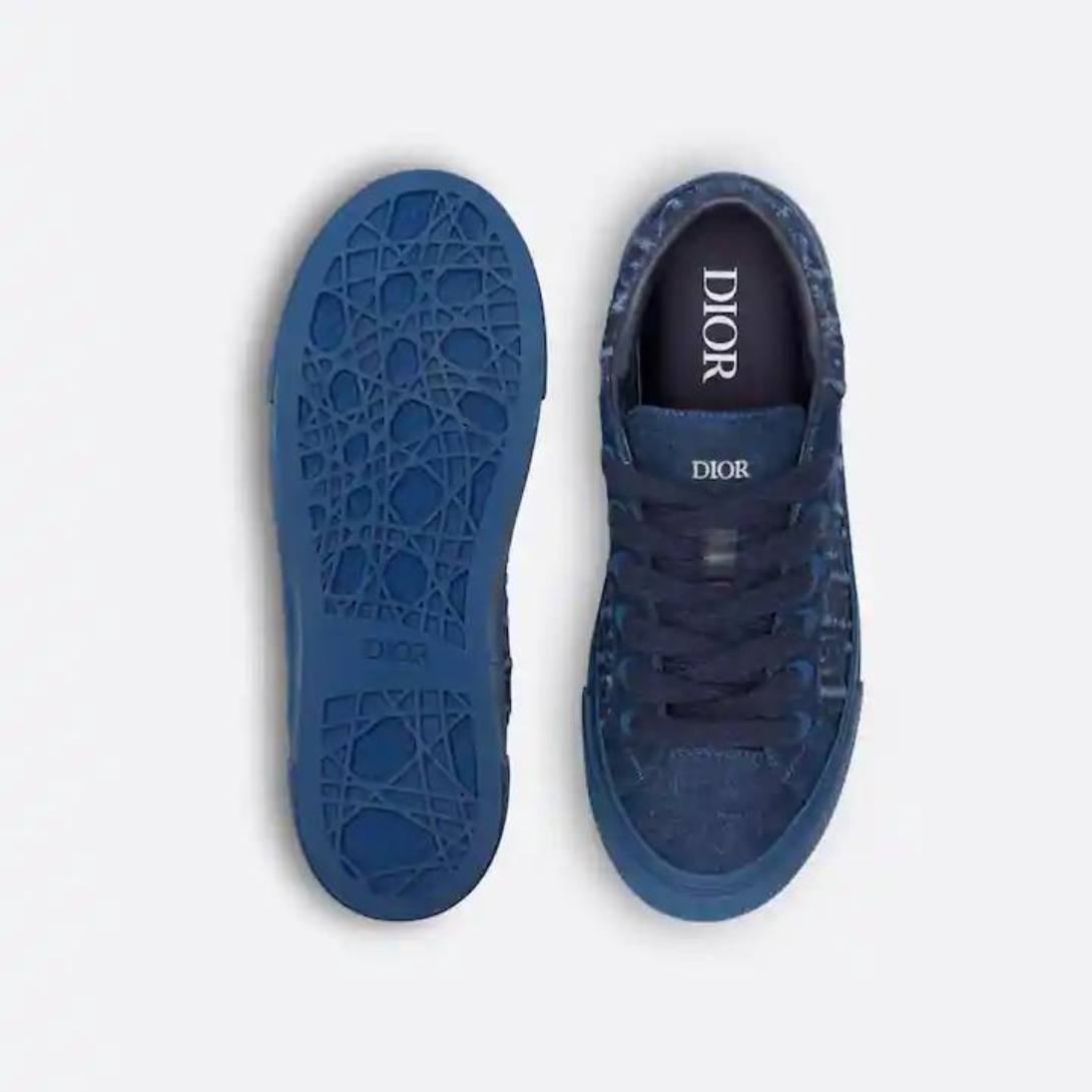 B33 Low Top Sneaker – the sneaker will lend a contemporary touch to casual looks.The pair is equipped – LUX VERSE Luxury Designer Fashion Outlet