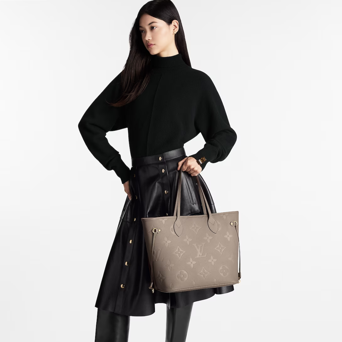 Neverfull MM Tourterelle Gray – with the side laces cinched, this roomy carryall becomes a stylish city bag – LUX VERSE Luxury Designer Fashion Outlet