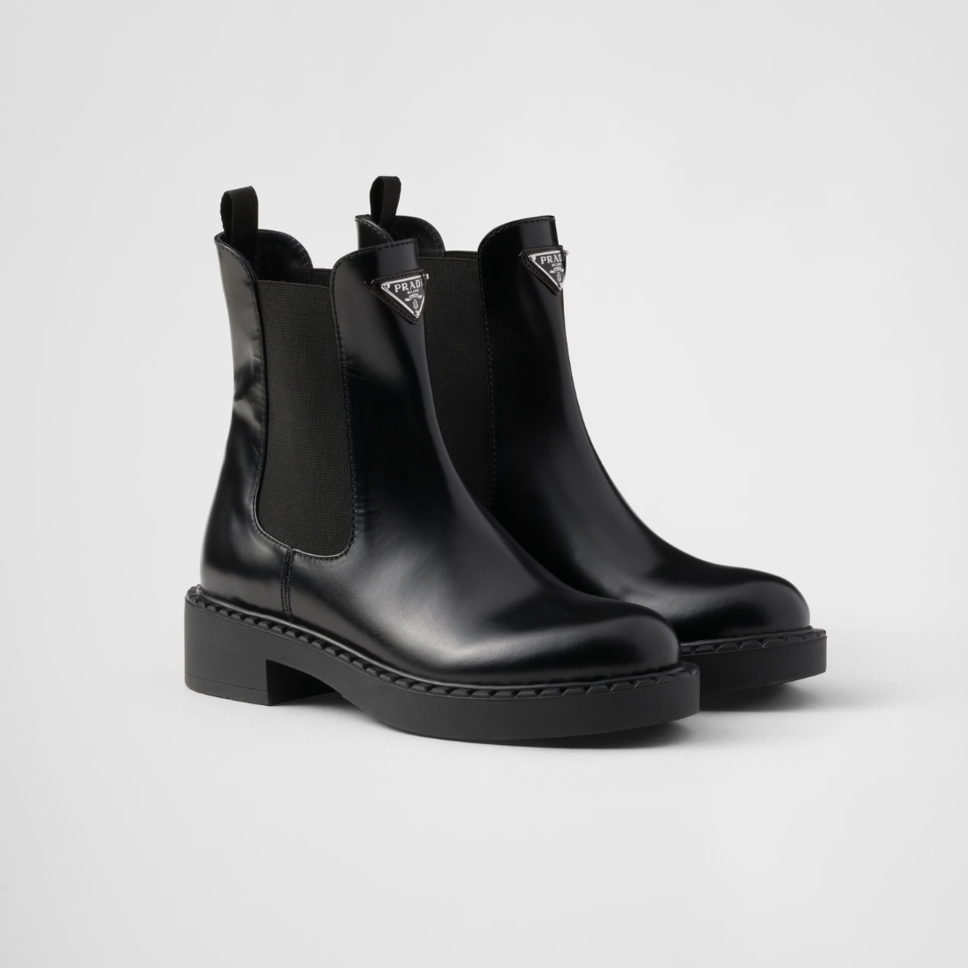 Brushed calf leather Chelsea boots – contemporary silhouette with clean lines for these Chelsea boots made of brushed – LUX VERSE Luxury Designer Fashion Outlet
