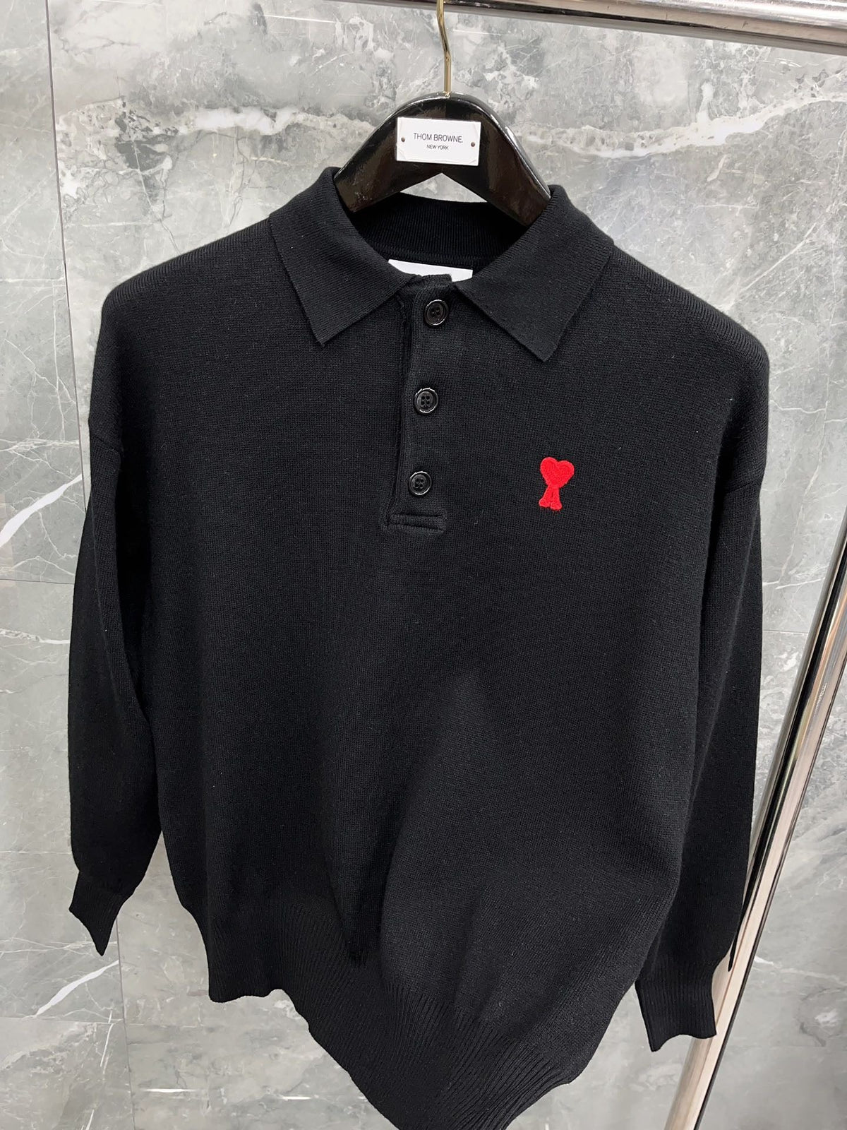 Cremefarbener Langarmstrickpullover mit Herz-Logo – Herren