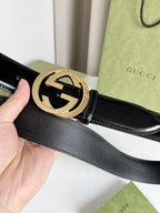 Schmaler Gürtel mit ineinandergreifendem G