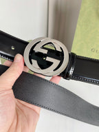 Schmaler Gürtel mit ineinandergreifendem G