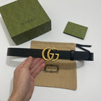 Doppel-G-Gürtel mit Goldschnalle