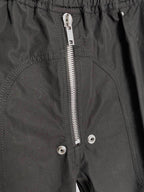 Schwarze Nylon-Cargohose mit Reißverschlussdetails – Herren