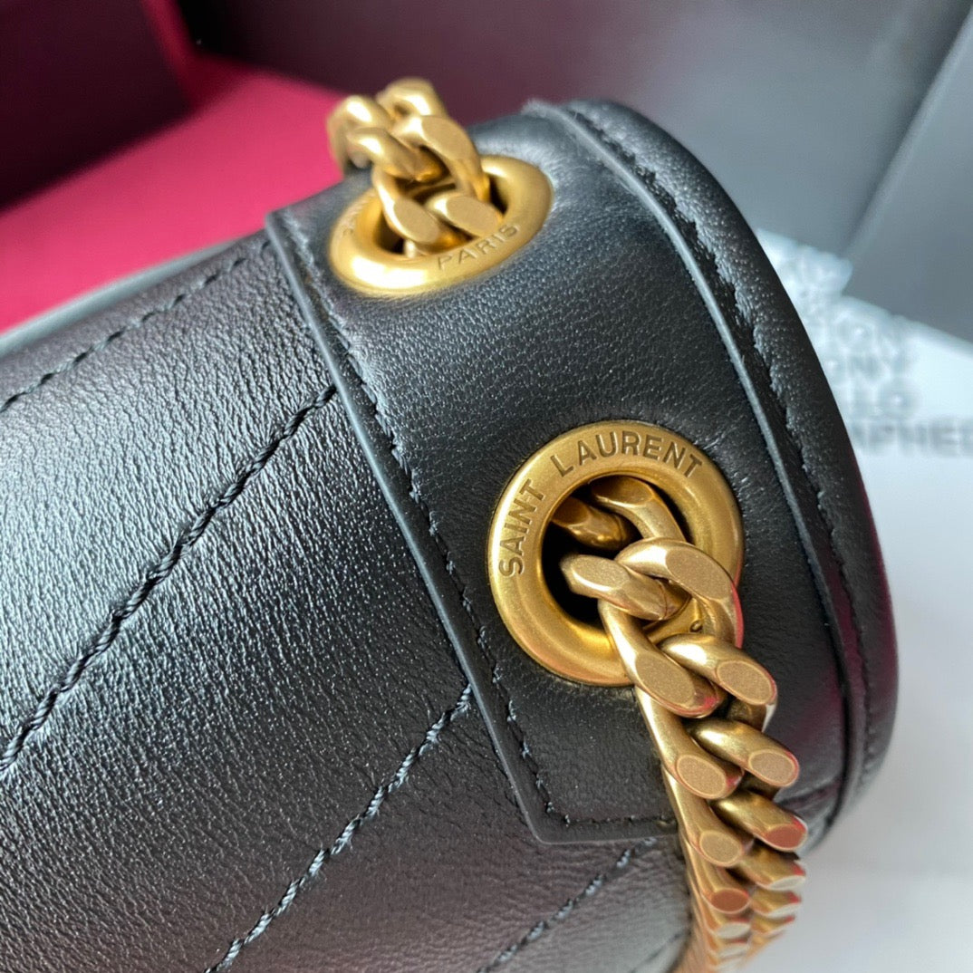 Niki Grained Flap Shoulder Bag