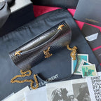 Kate Schultertasche mit Krokoprägung