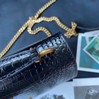 Kate Schultertasche mit Krokoprägung