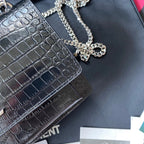 Kate Schultertasche mit Krokoprägung