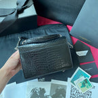 Kate Schultertasche mit Krokoprägung