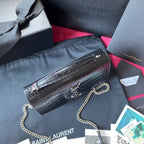 Kate Schultertasche mit Krokoprägung