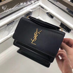 Kate Schultertasche mit Krokoprägung