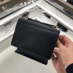 Kate Schultertasche mit Krokoprägung