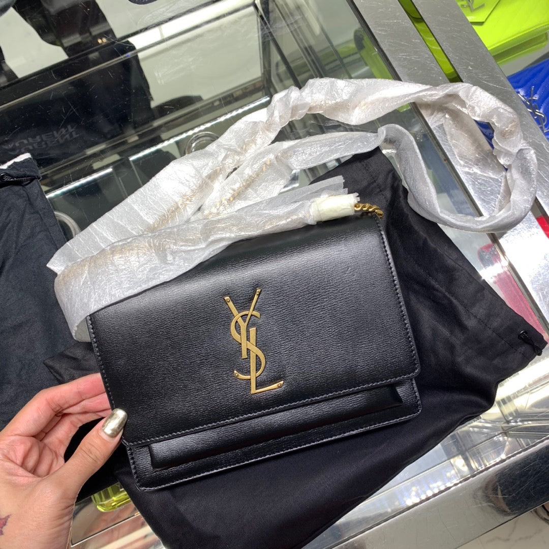Kate Schultertasche mit Krokoprägung