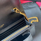 Kate Schultertasche mit Krokoprägung
