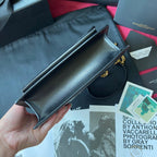 Kate Schultertasche mit Krokoprägung