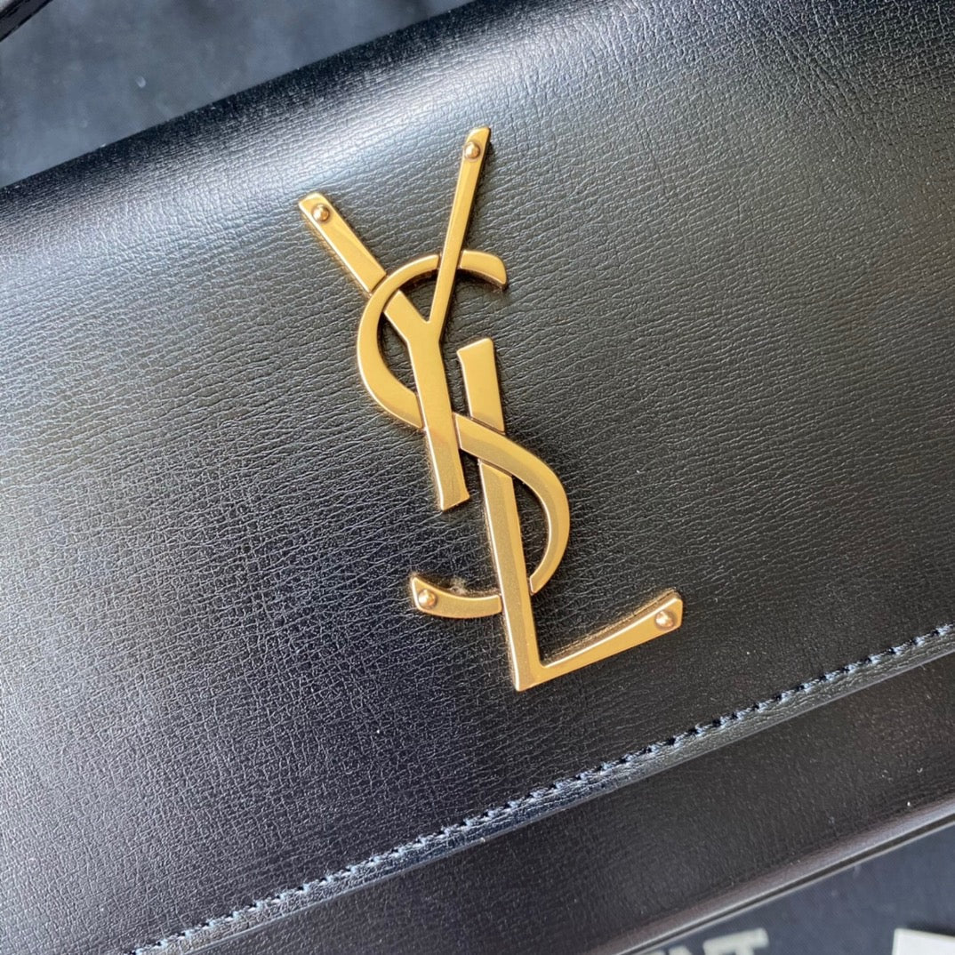 Kate Schultertasche mit Krokoprägung