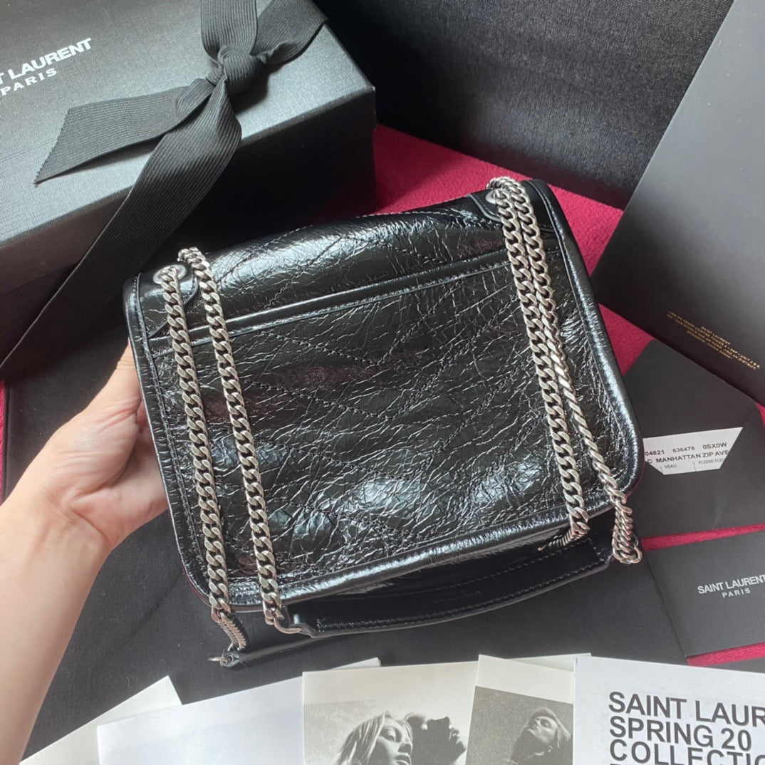 Niki geraffte Schultertasche