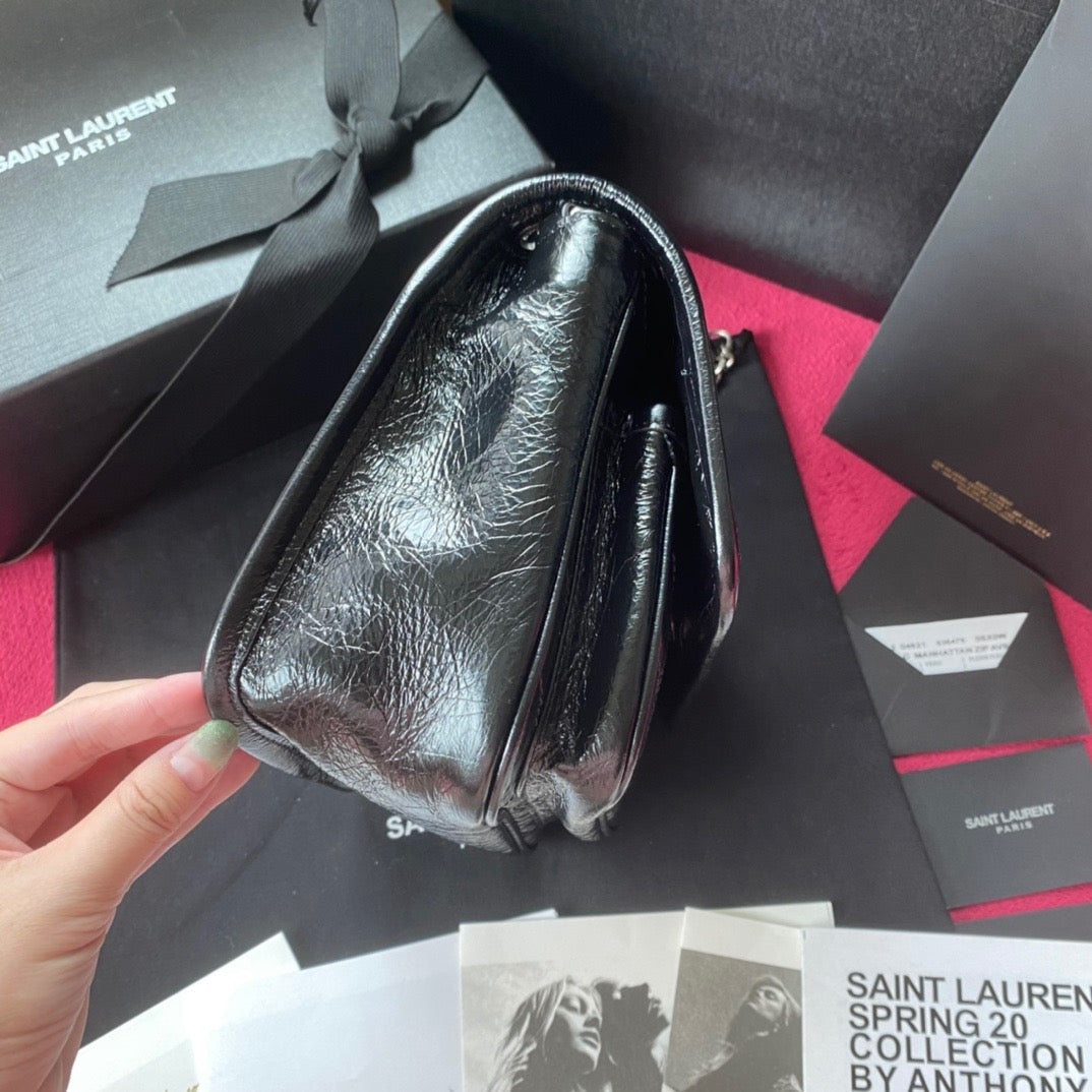 Niki geraffte Schultertasche