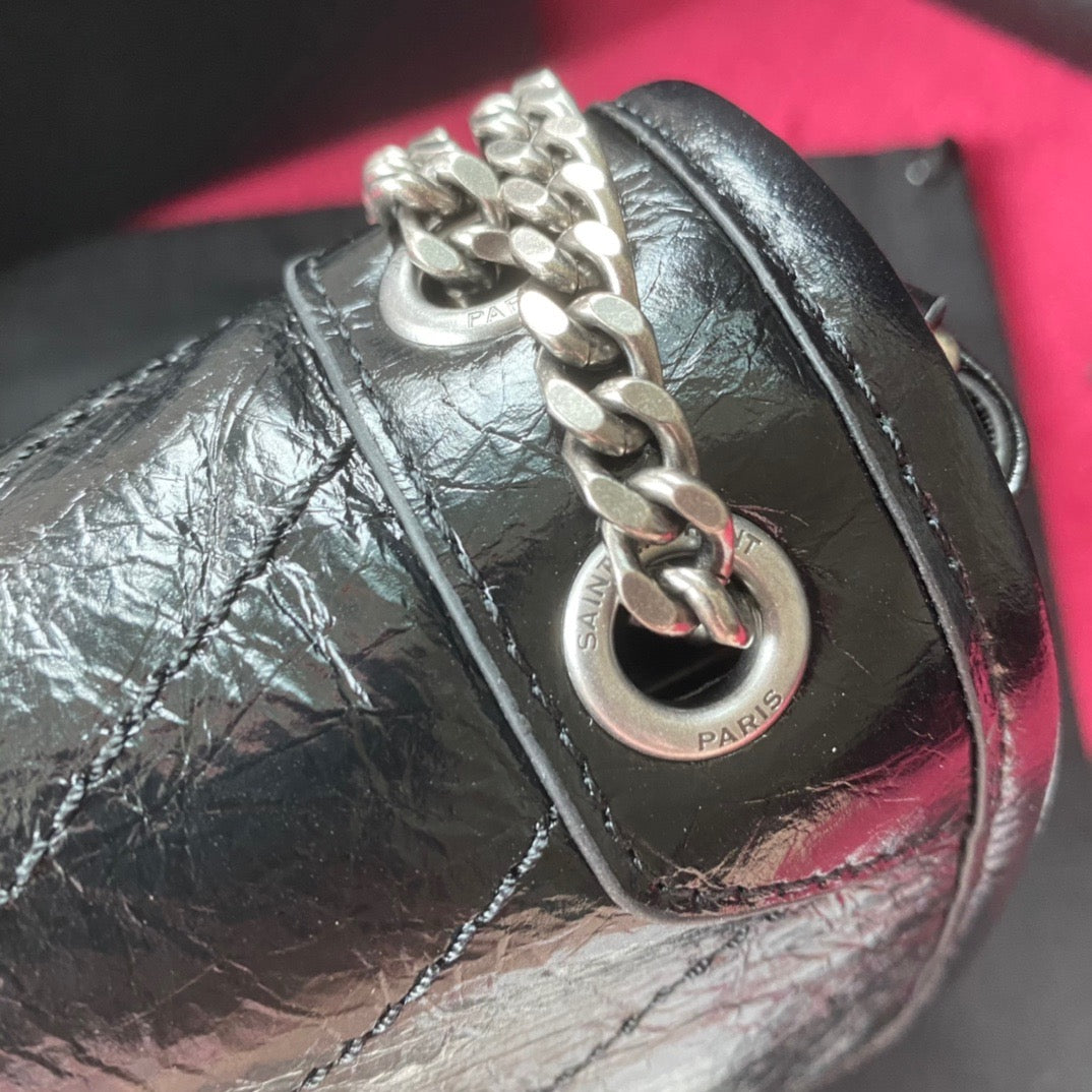Niki geraffte Schultertasche