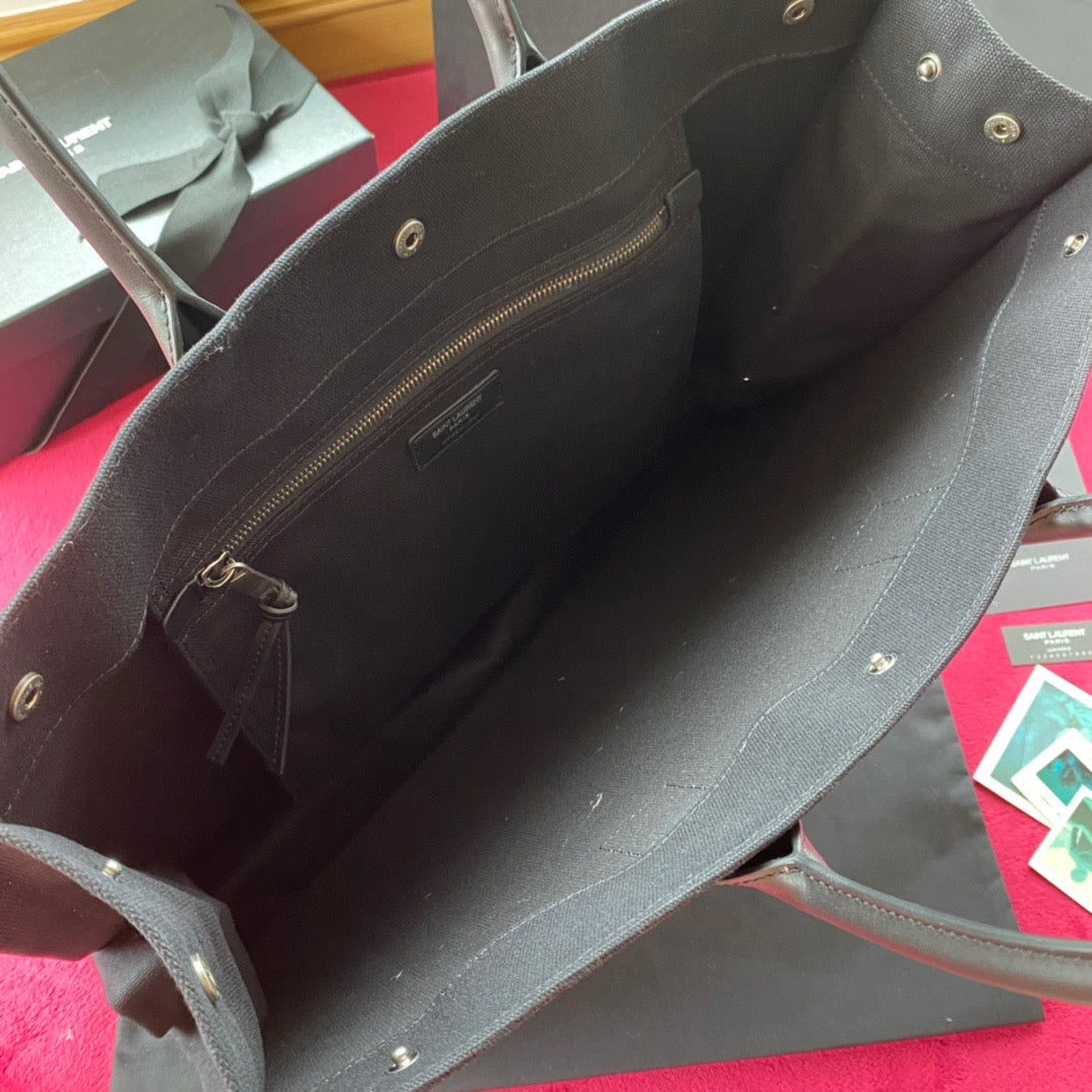 Schwarze Tragetasche