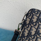 Mehrfarbige Clutch